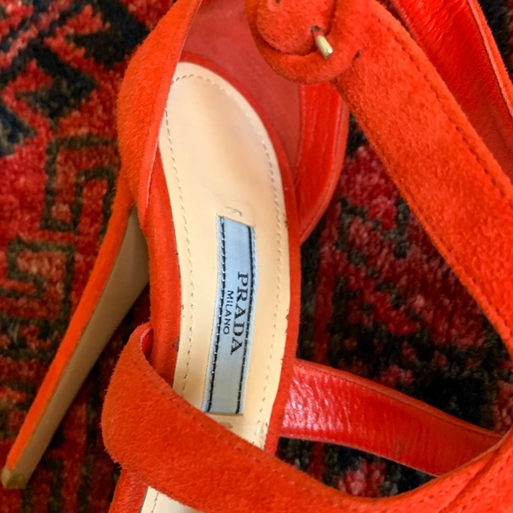 Gorgeous Prada heels - Picture 4 of 16
